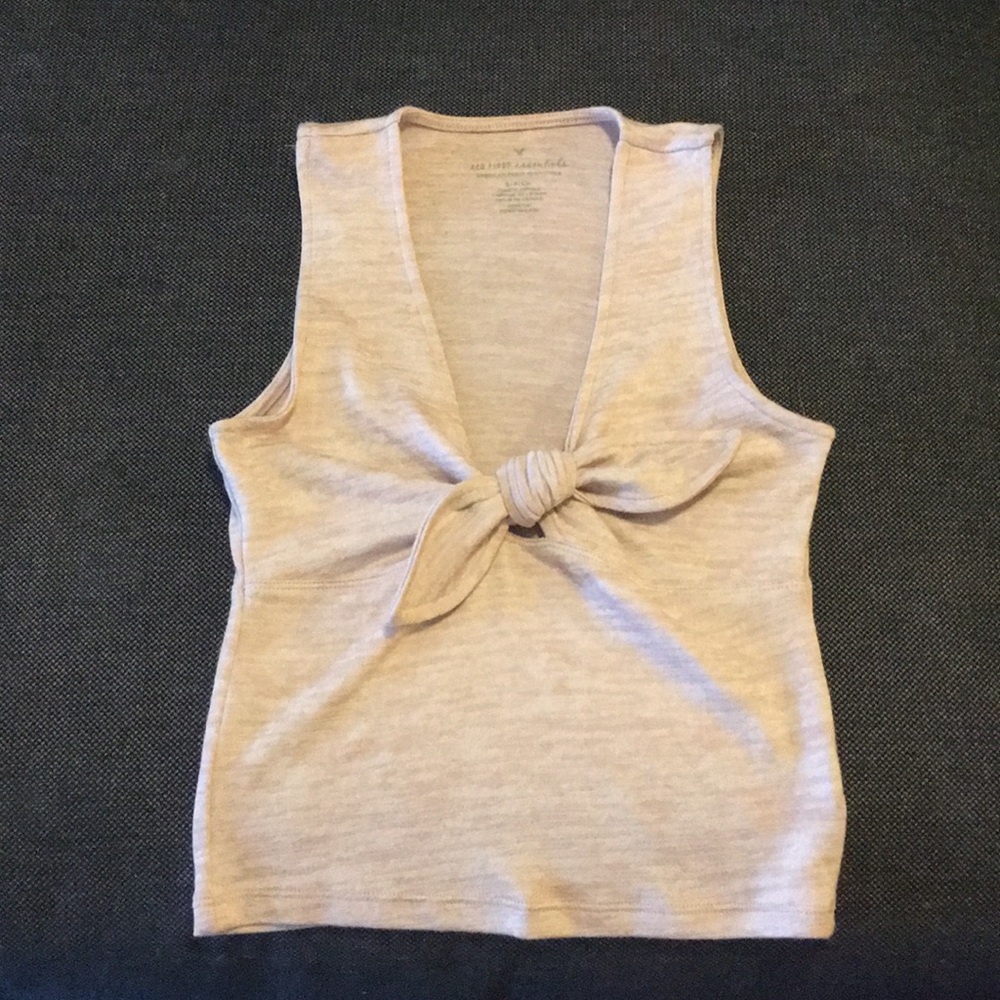 American Eagle Cropped light pink bow tank (rare)